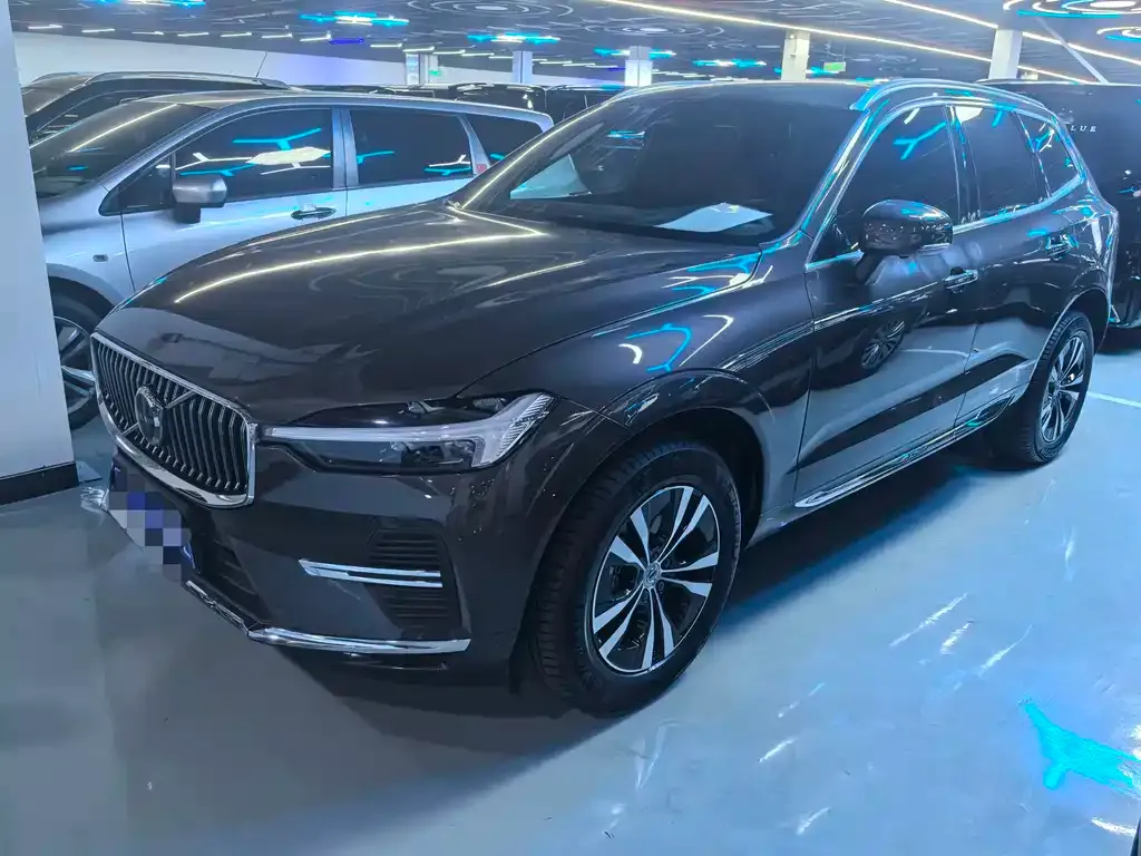 Volvo XC60 — фото 1