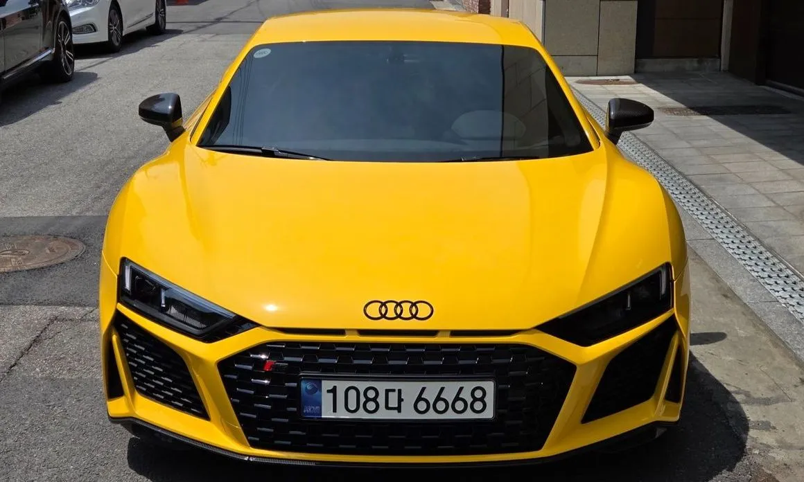 Audi R8 — фото 1