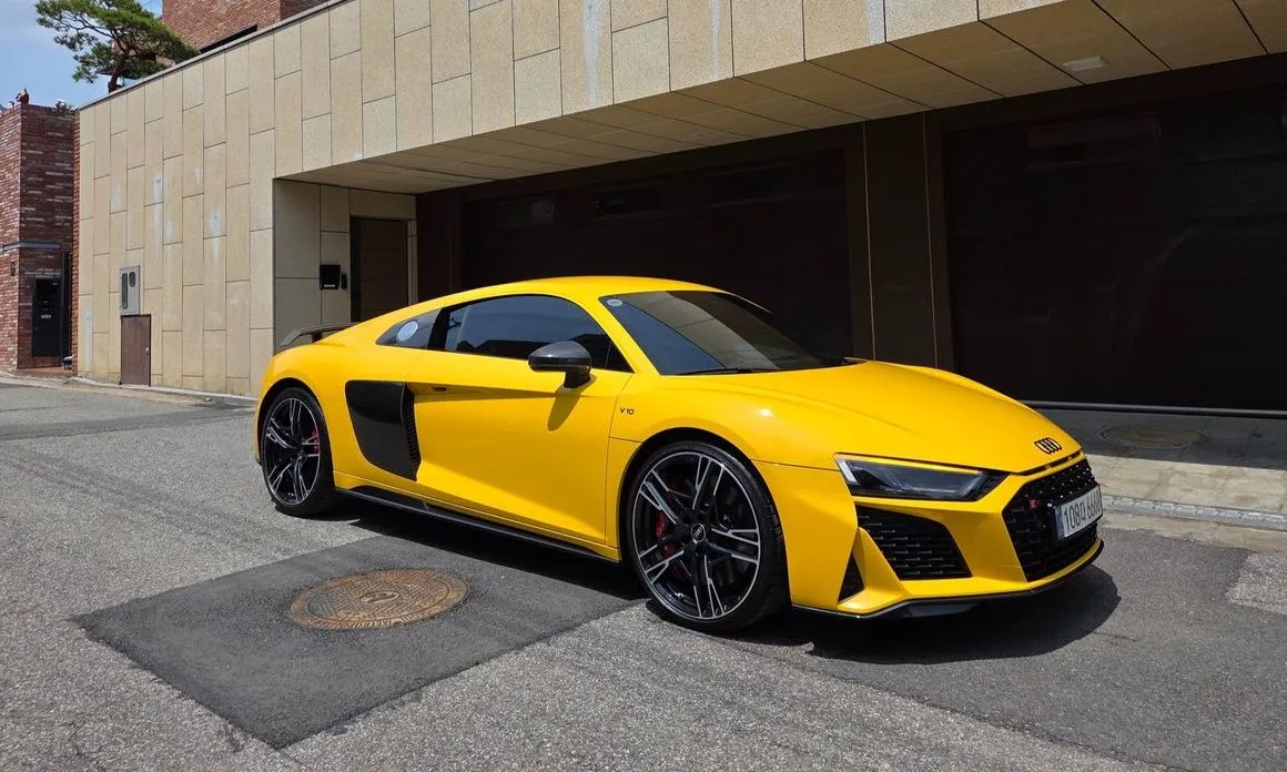 Audi R8 — фото 5