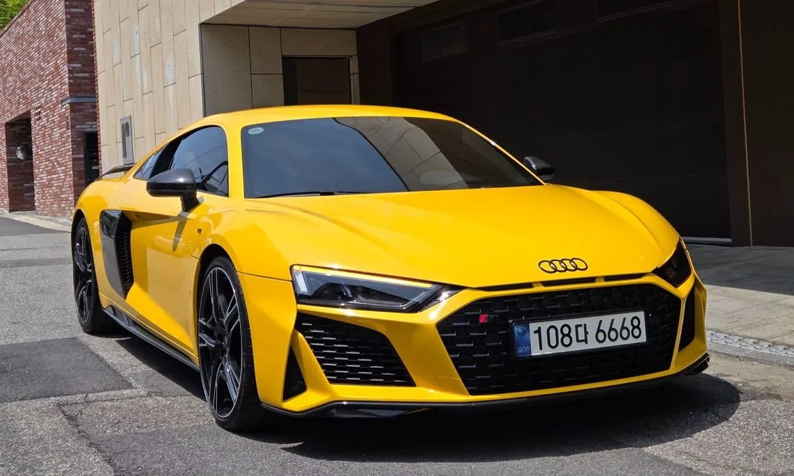 Audi R8 — фото 8