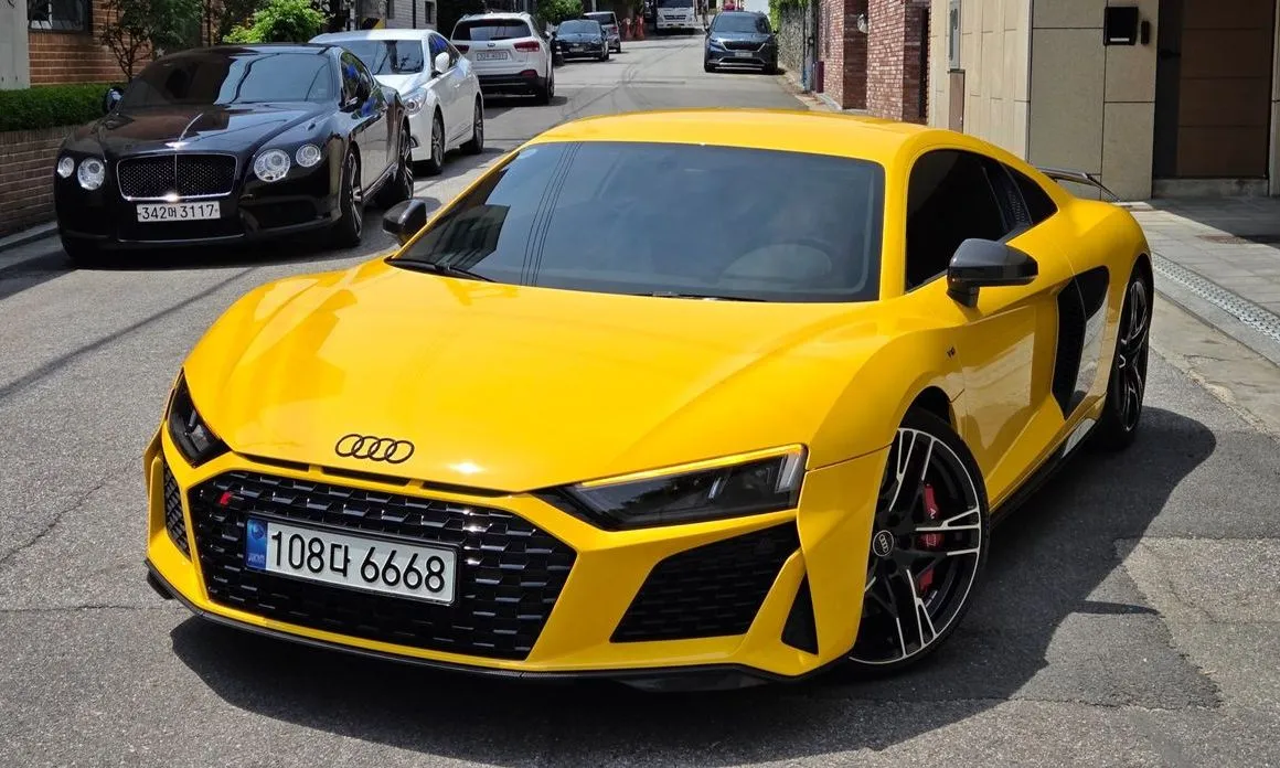 Audi R8 — фото 6