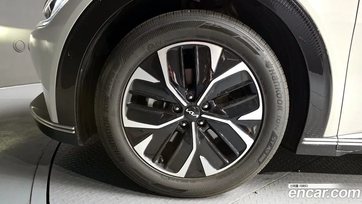Kia EV6 — фото 9