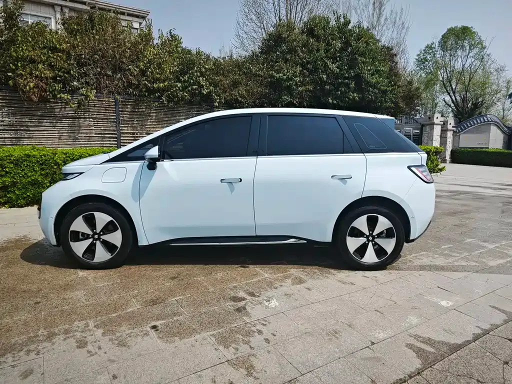 Baojun Yunduo — фото 9