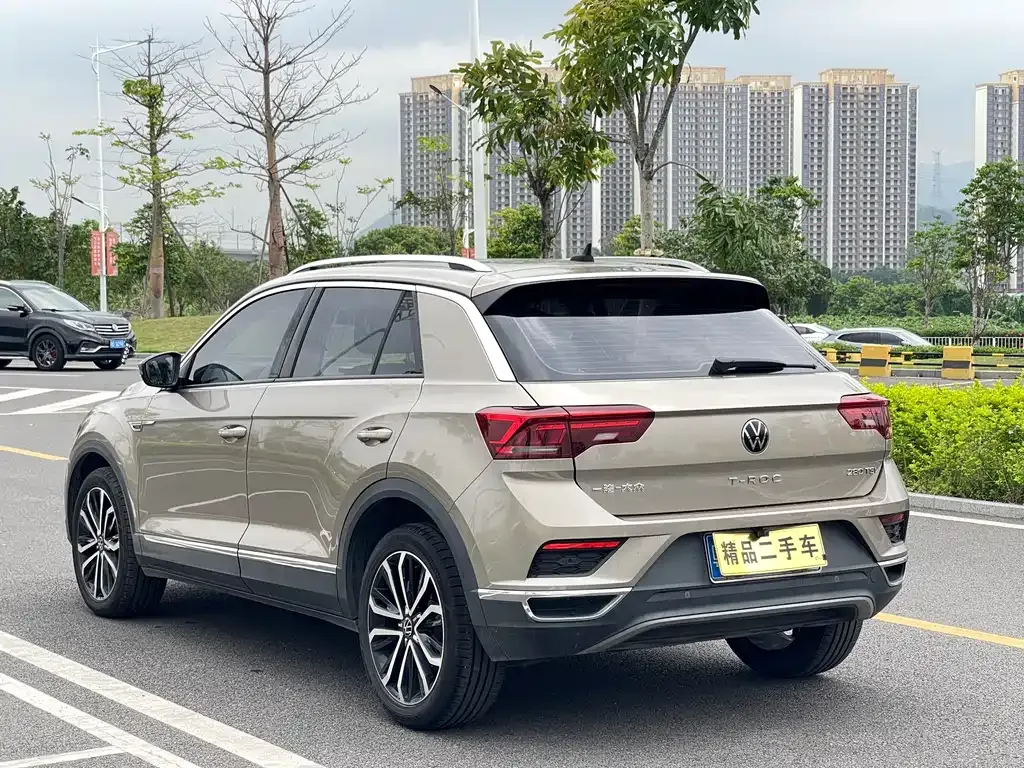 Volkswagen T-Roc — фото 9
