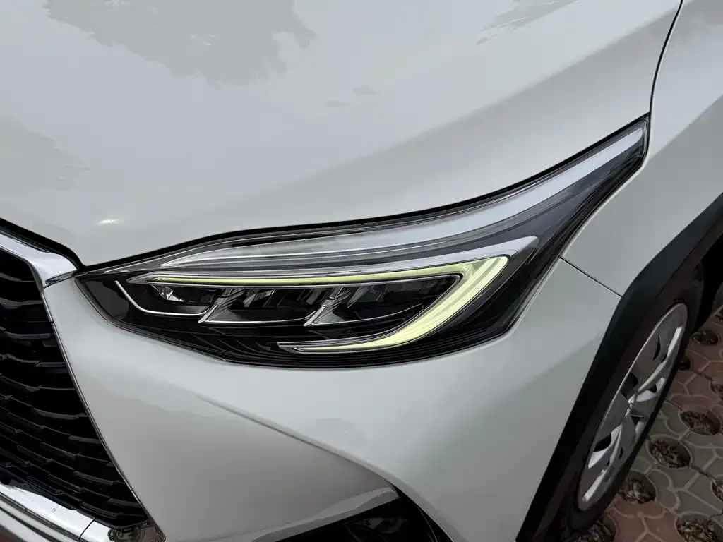 Toyota Yaris L — фото 3