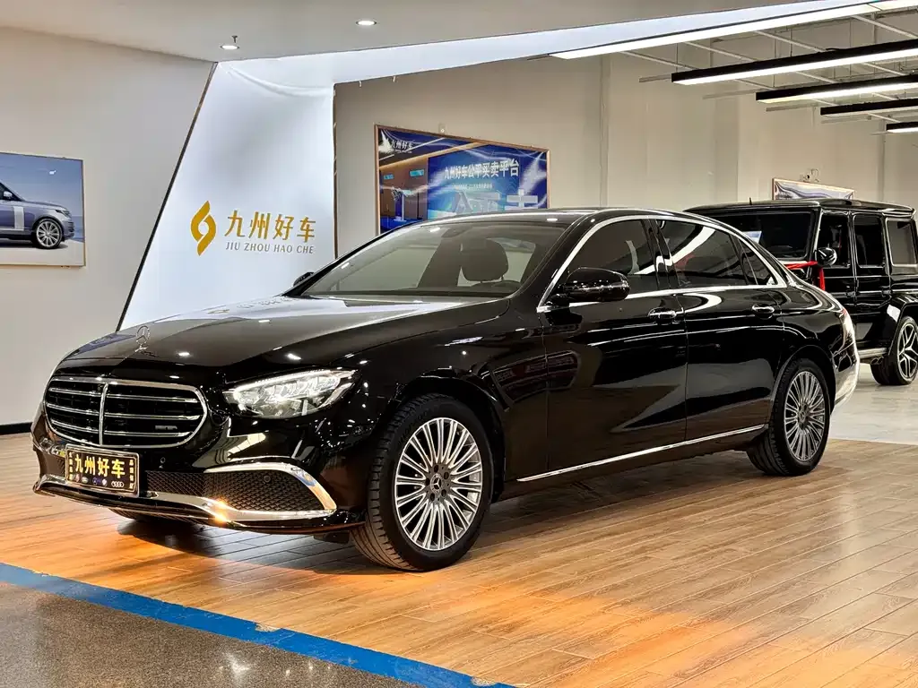 Mercedes-Benz E-Class — фото 1