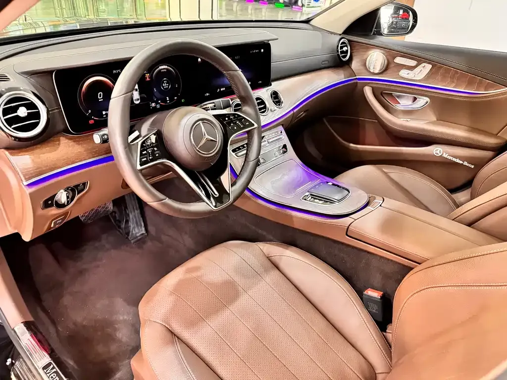 Mercedes-Benz E-Class — фото 10