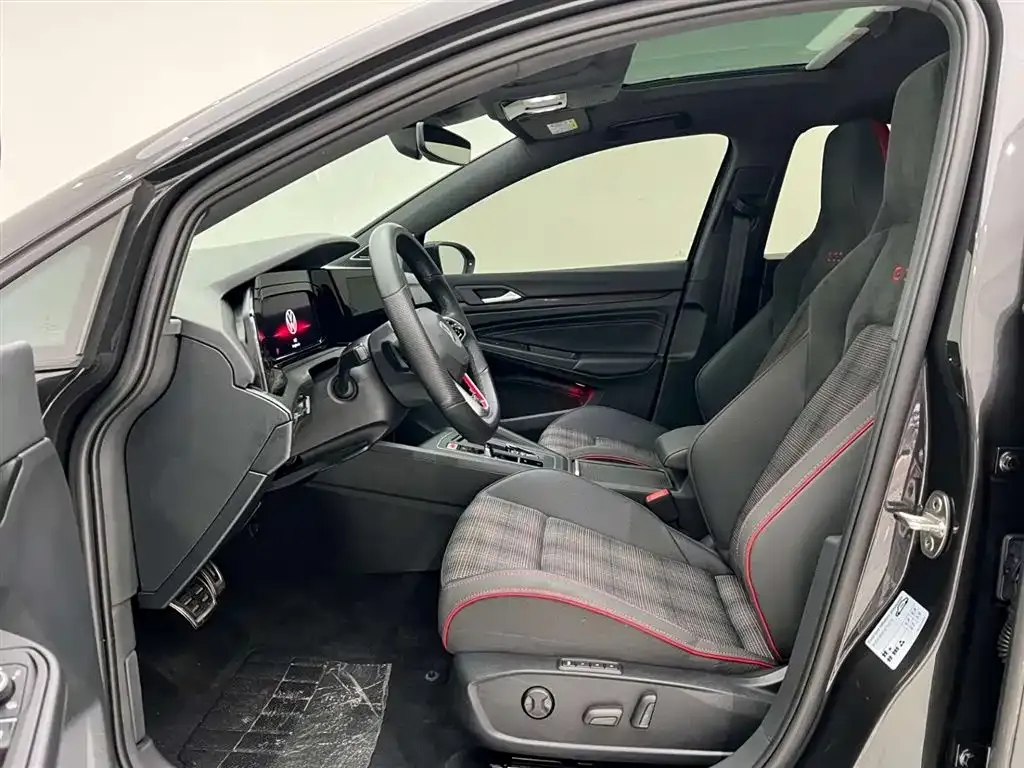 Volkswagen Golf GTI — фото 5