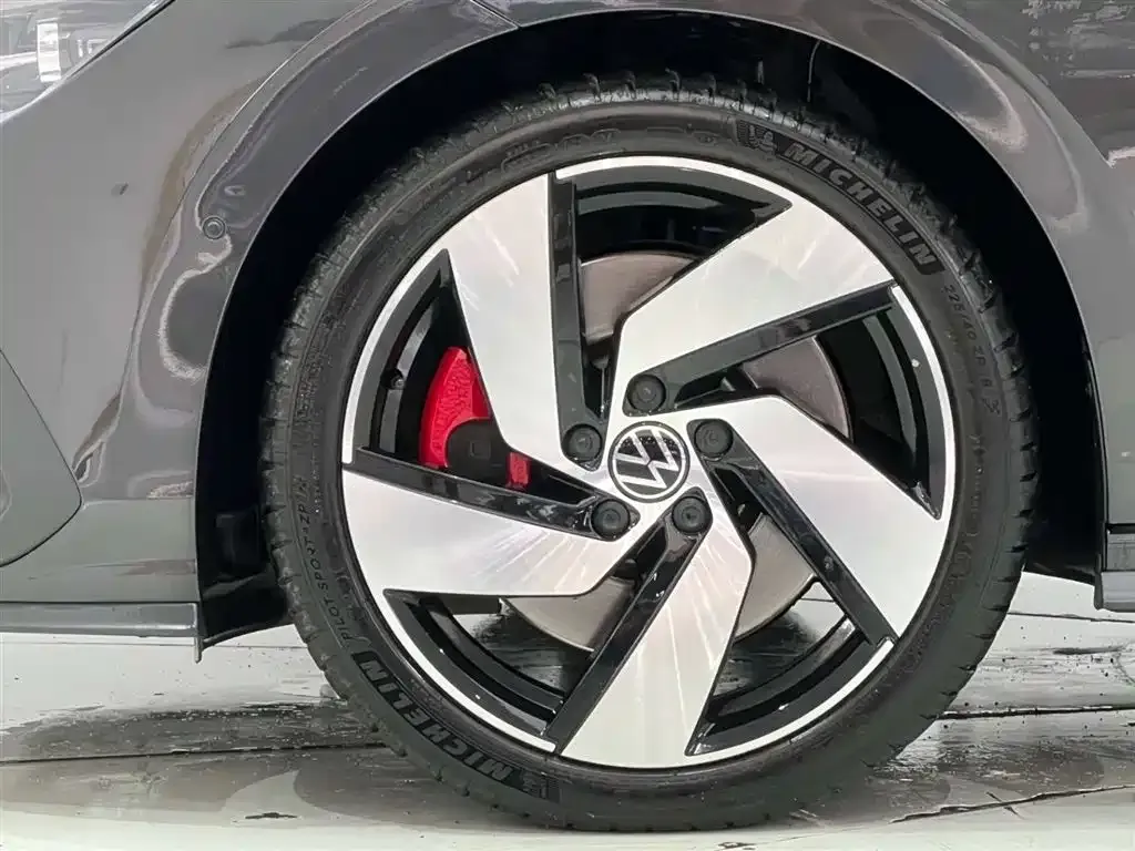 Volkswagen Golf GTI — фото 6