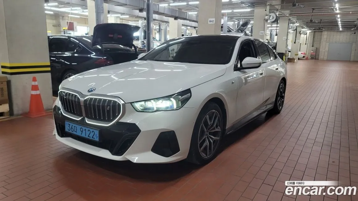 BMW i5 — фото 1