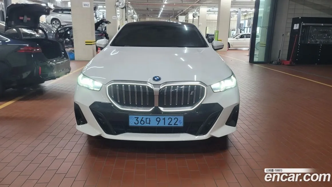 BMW i5 — фото 8