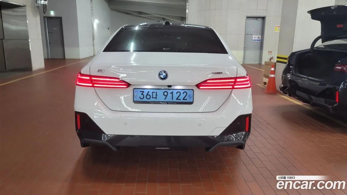 BMW i5 — фото 2