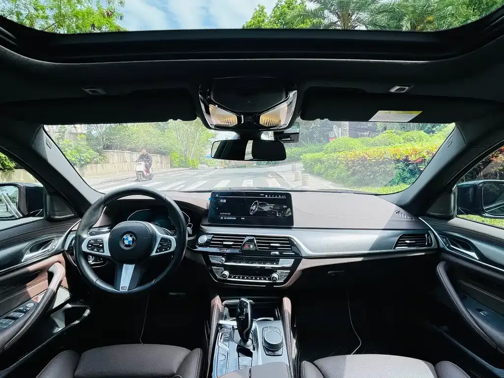 BMW 5 Series New Energy — фото 4