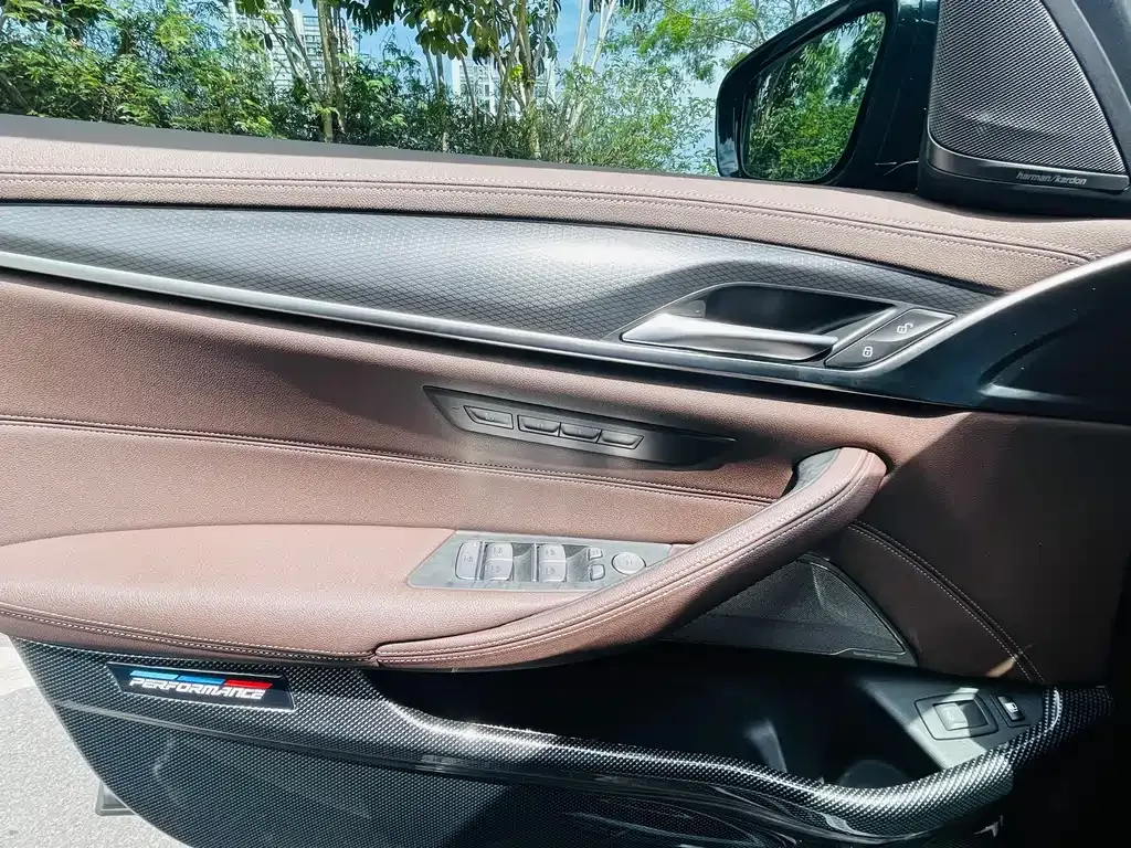 BMW 5 Series New Energy — фото 10