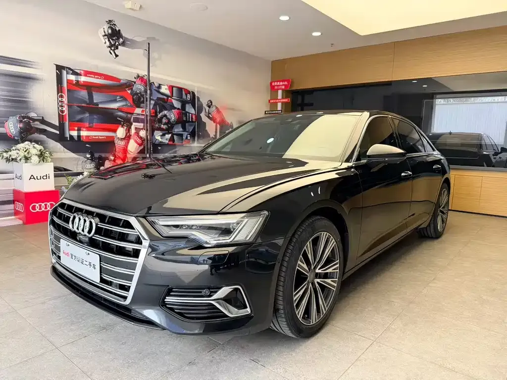 Audi A6L — фото 1