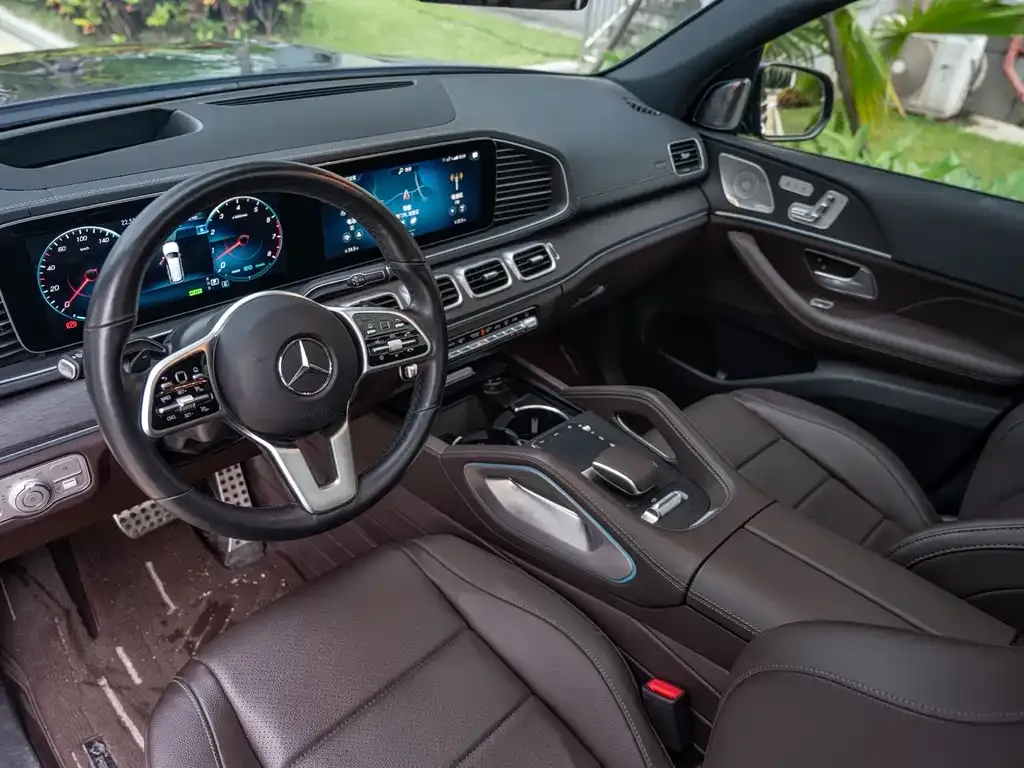 Mercedes-Benz GLS — фото 10