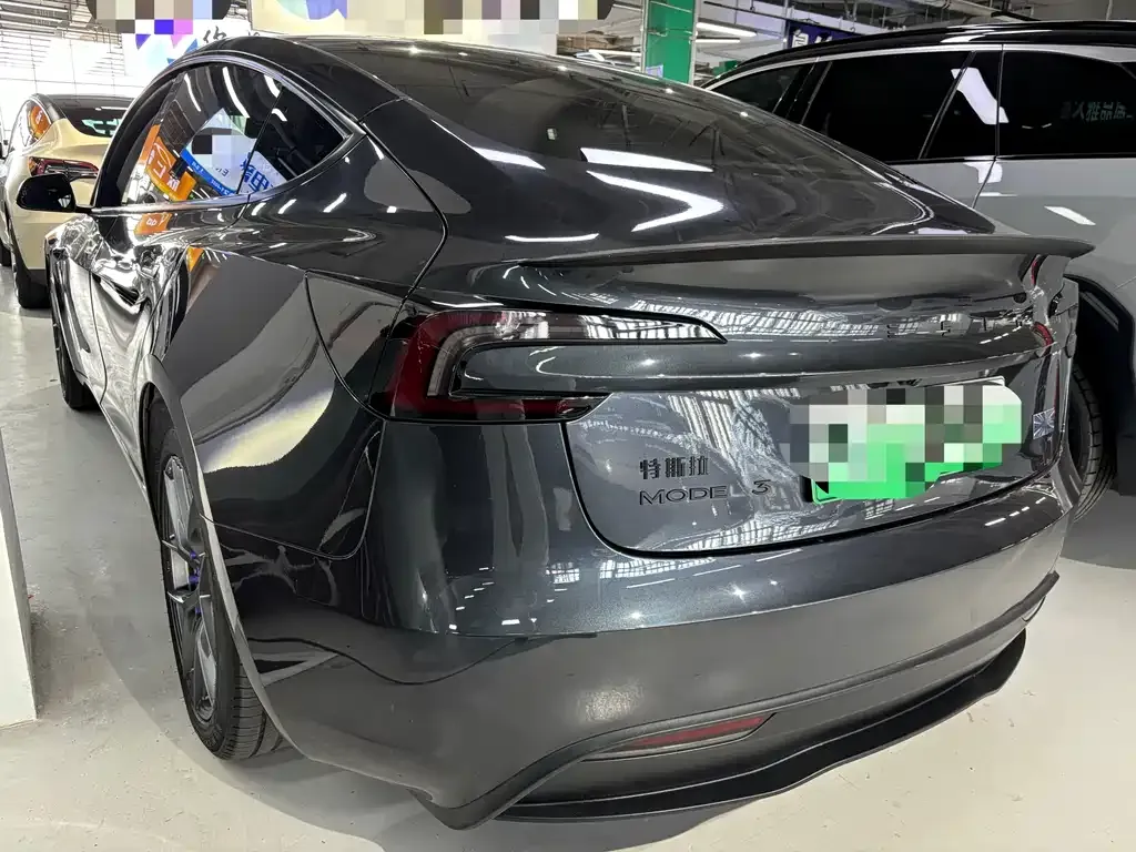Tesla Model 3 — фото 10