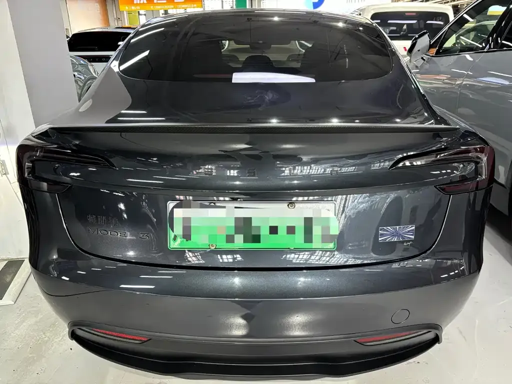 Tesla Model 3 — фото 9