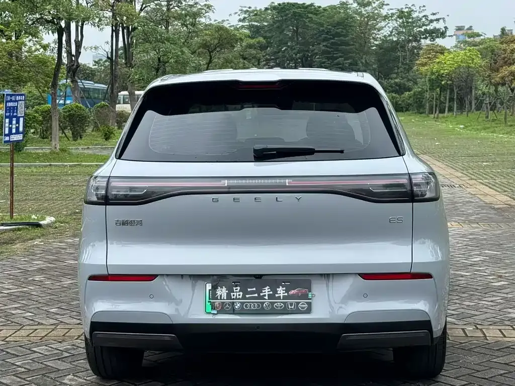 Geely Galaxy E5 — фото 10