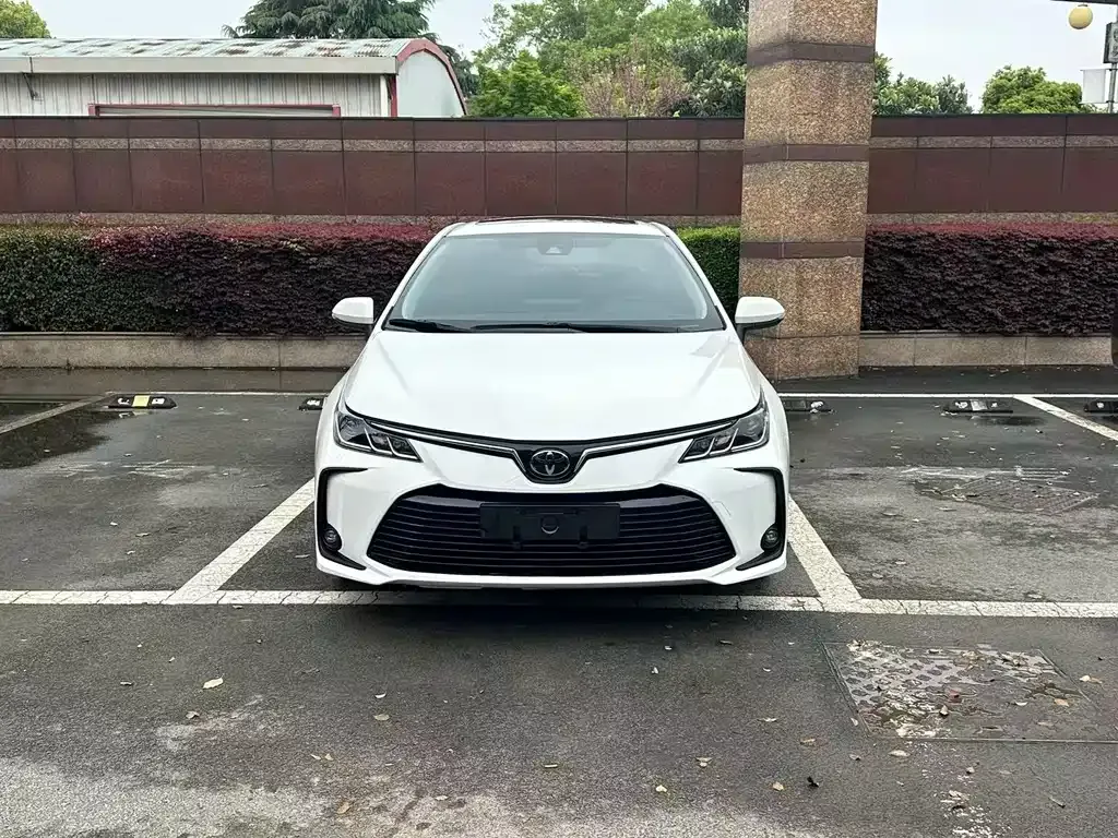 Toyota Corolla — фото 5