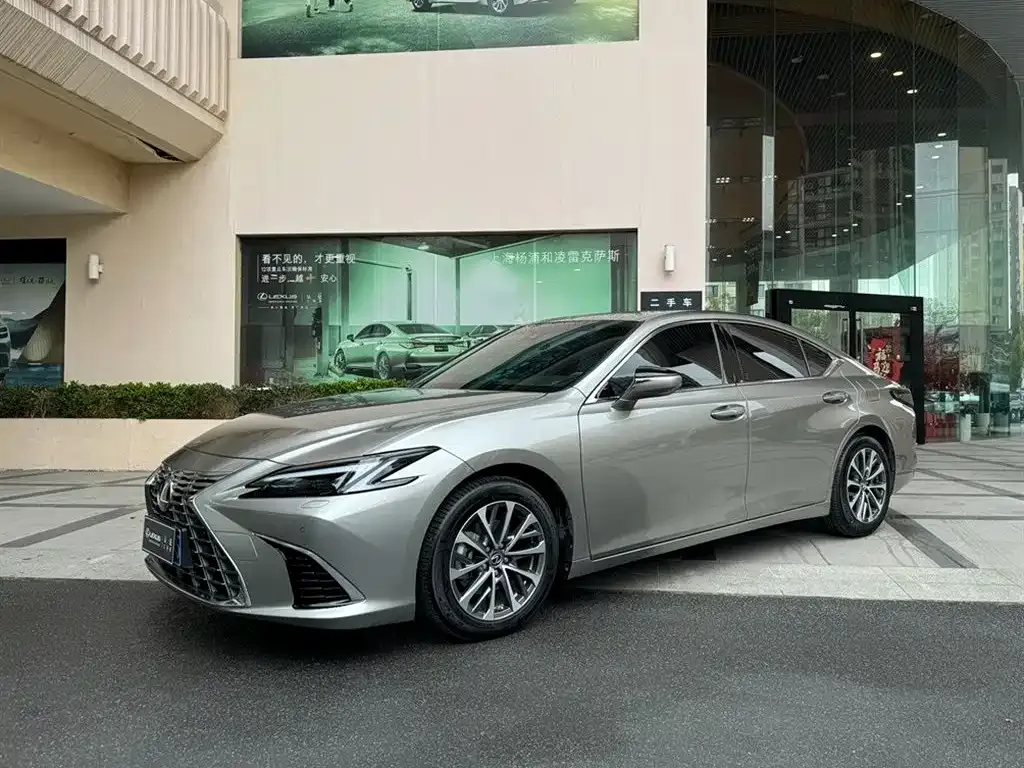 Lexus ES — фото 1