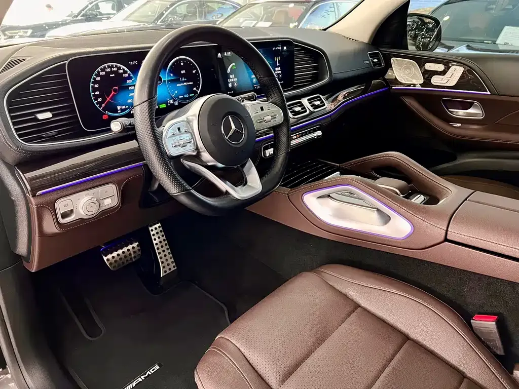 Mercedes-Benz GLS — фото 10