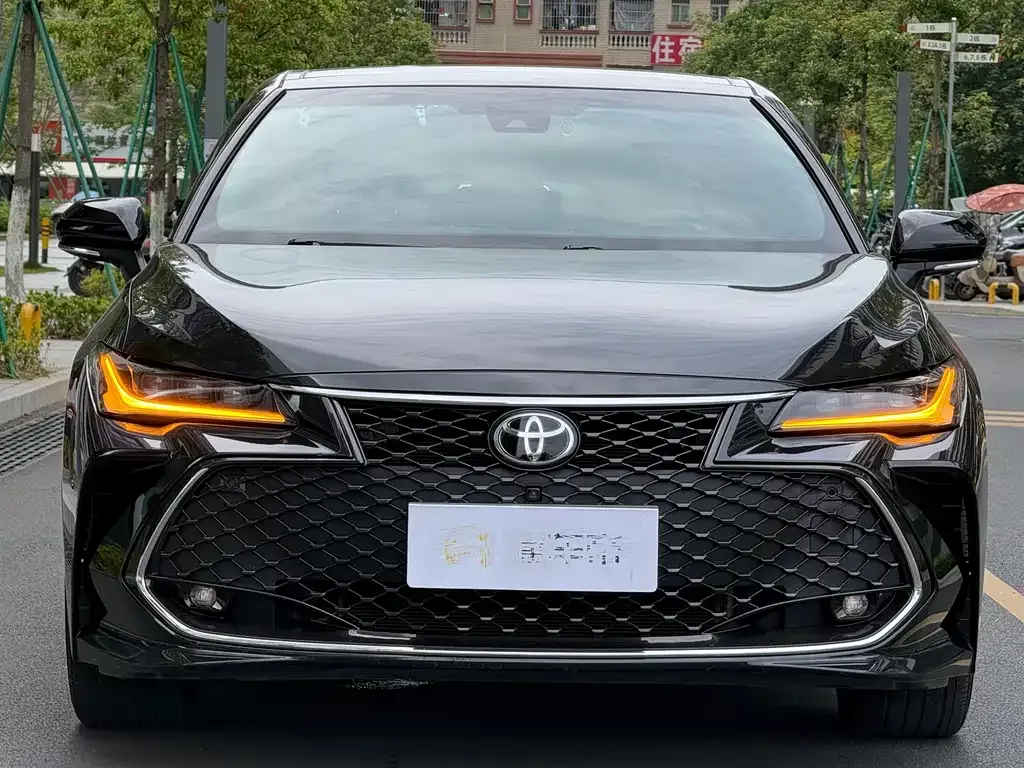Toyota Avalon — фото 10