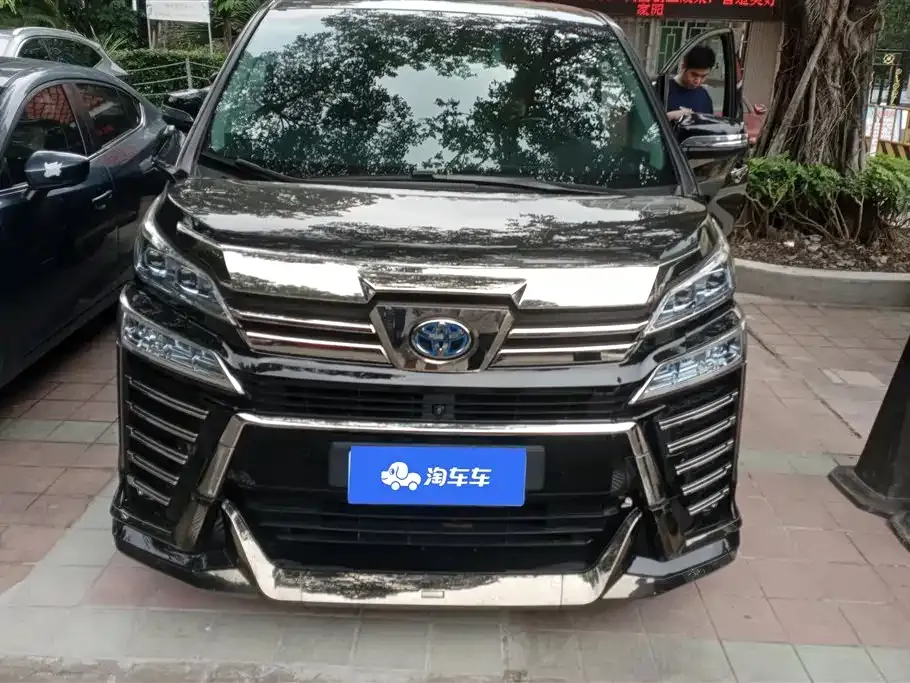 Toyota Vellfire — фото 4