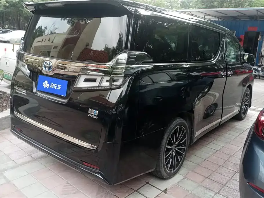 Toyota Vellfire — фото 8