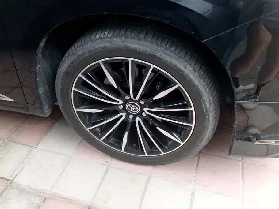 Toyota Vellfire — фото 2