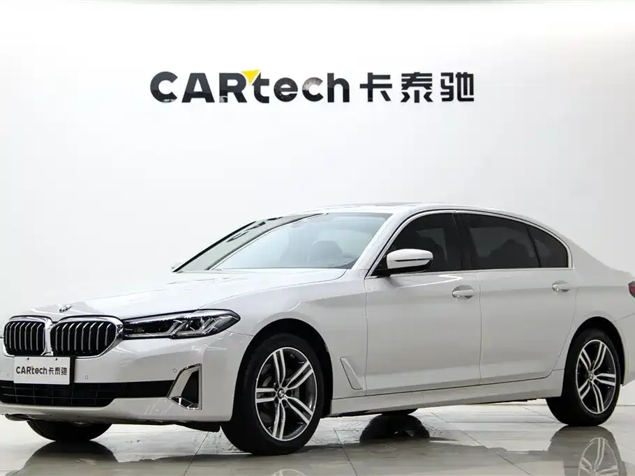 BMW 5 Series — фото 1