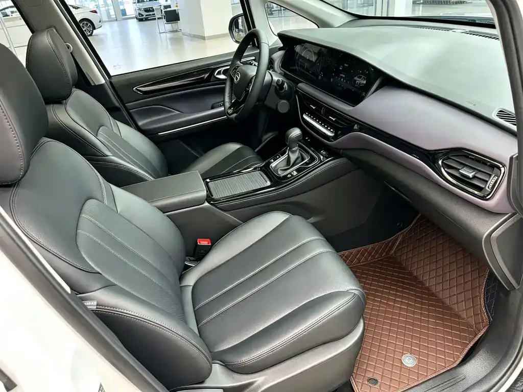 GAC Motor Trumpchi M6 — фото 8