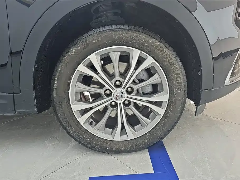 Buick Envision Plus — фото 9