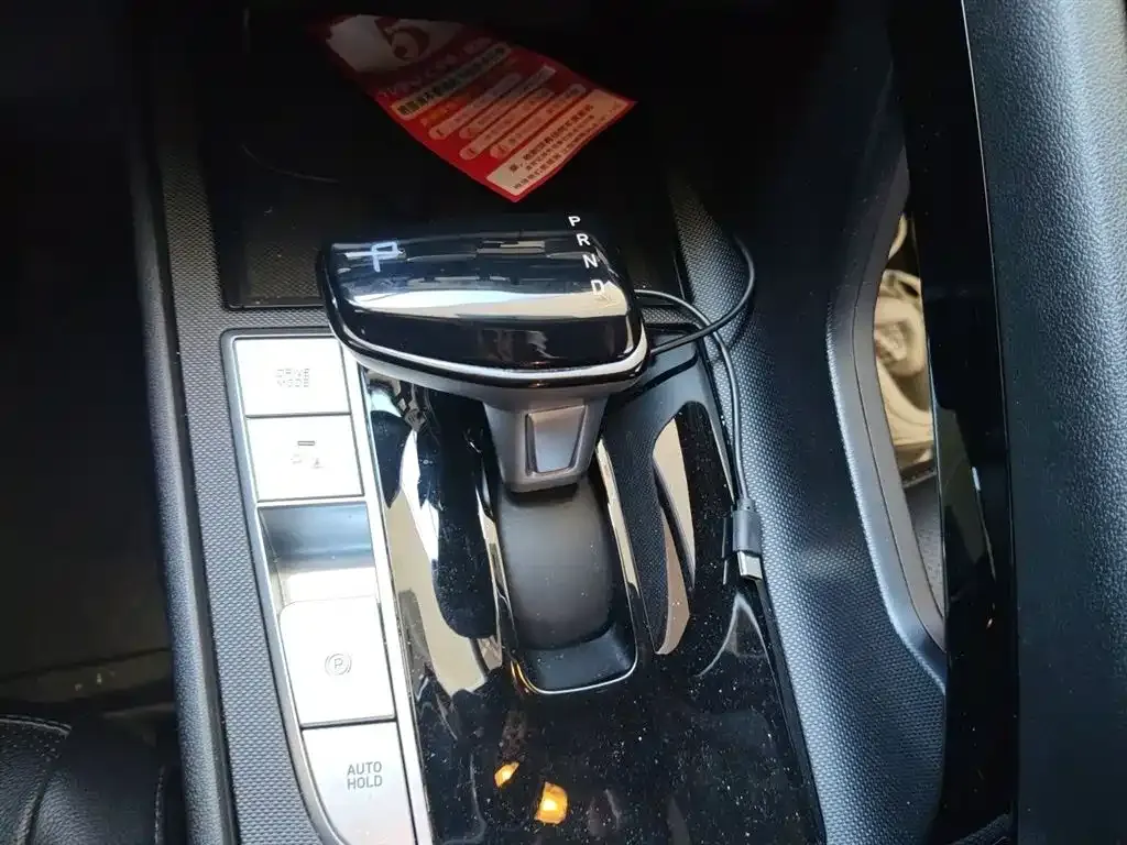 Hyundai Elantra — фото 10