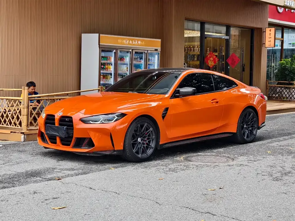 BMW M4 — фото 1
