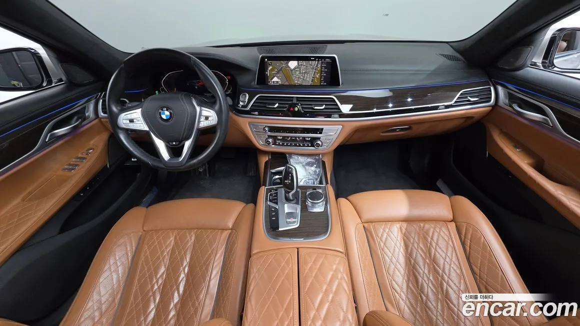 BMW 7-Series — фото 10