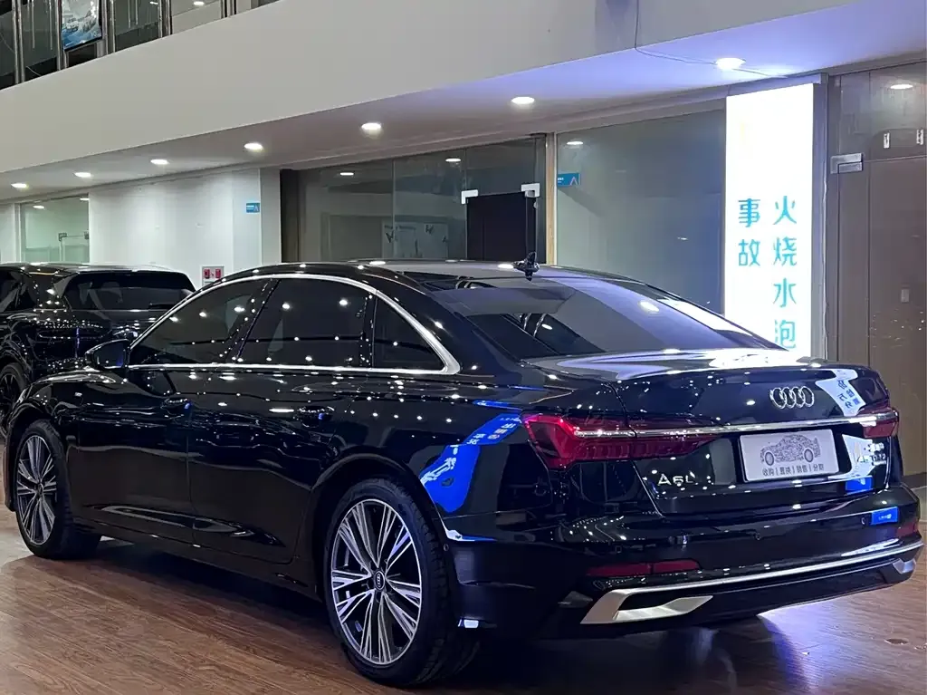 Audi A6L — фото 5