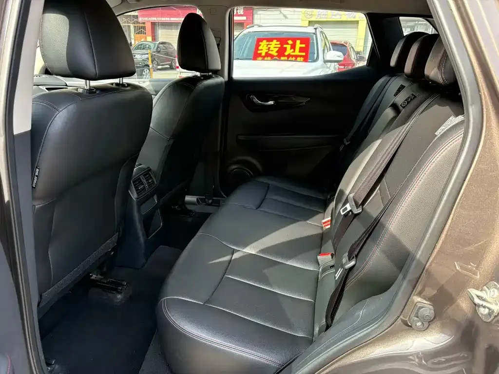 Nissan Qashqai — фото 4