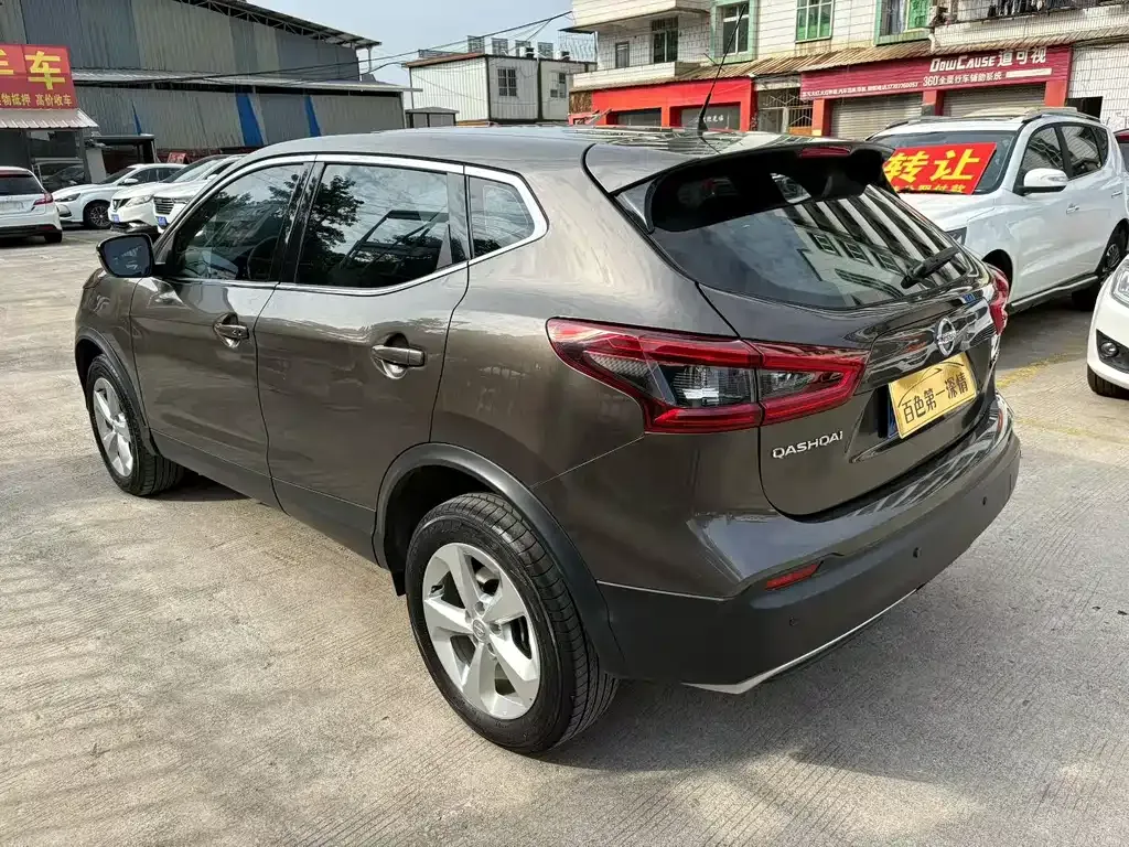 Nissan Qashqai — фото 7