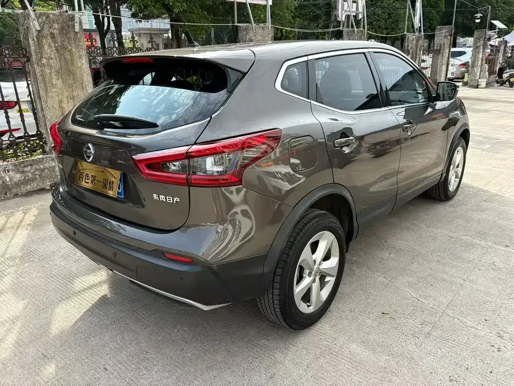 Nissan Qashqai — фото 9