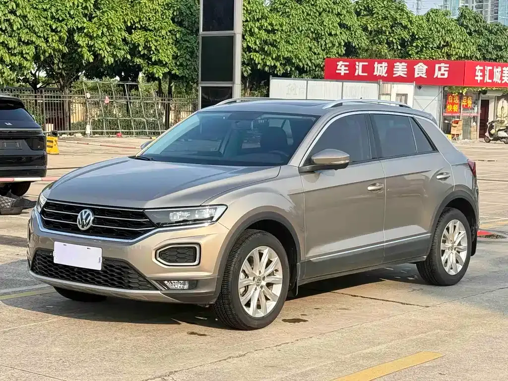 Volkswagen T-Roc — фото 1