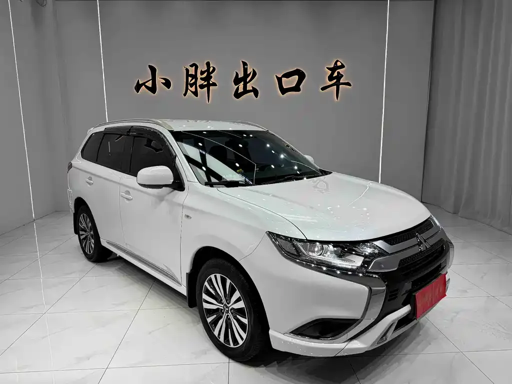 Mitsubishi Outlander — фото 2