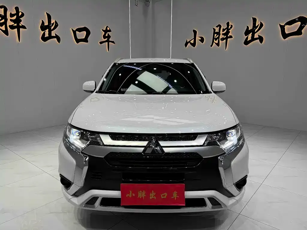 Mitsubishi Outlander — фото 4