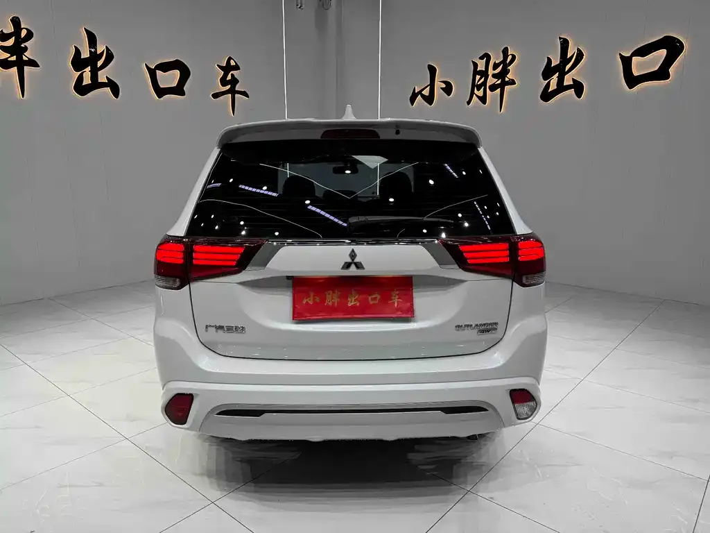 Mitsubishi Outlander — фото 10