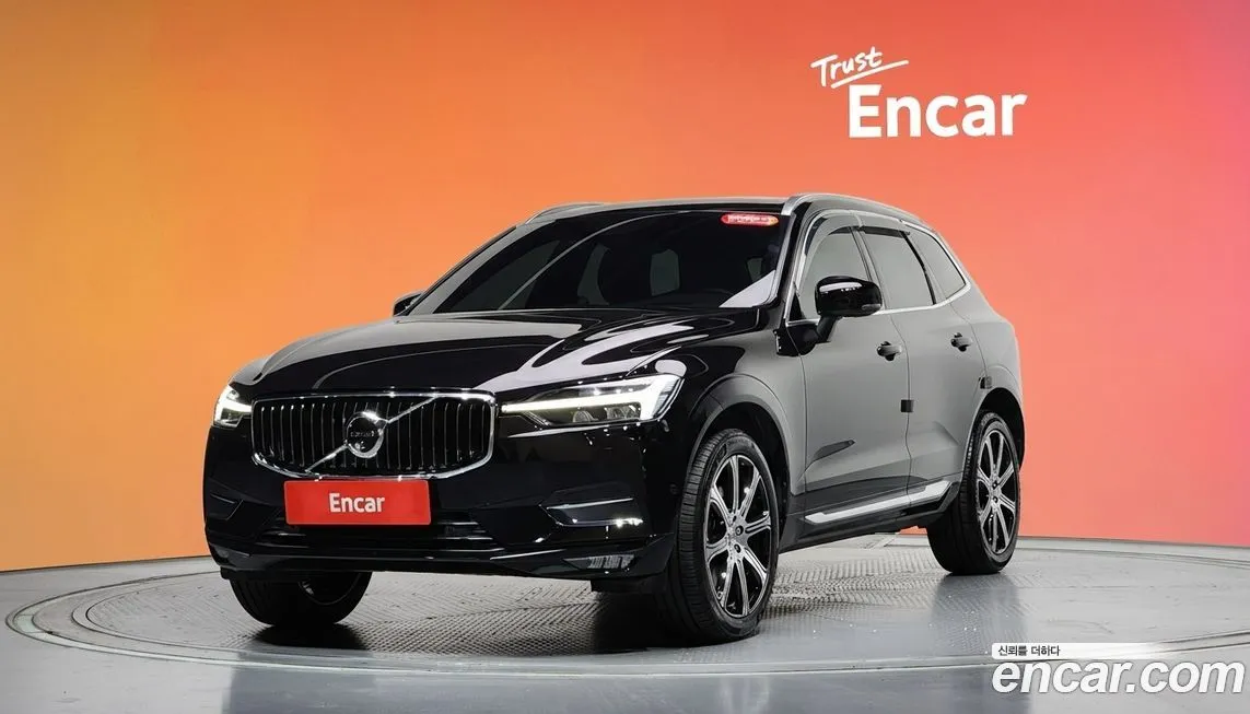 Volvo XC60 — фото 1
