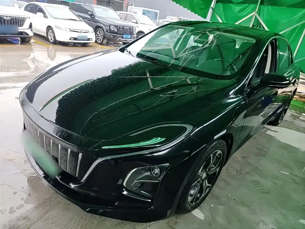 Hongqi E-QM5 — фото 1