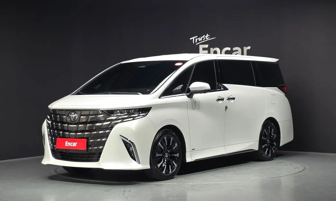 Toyota Alphard — фото 1