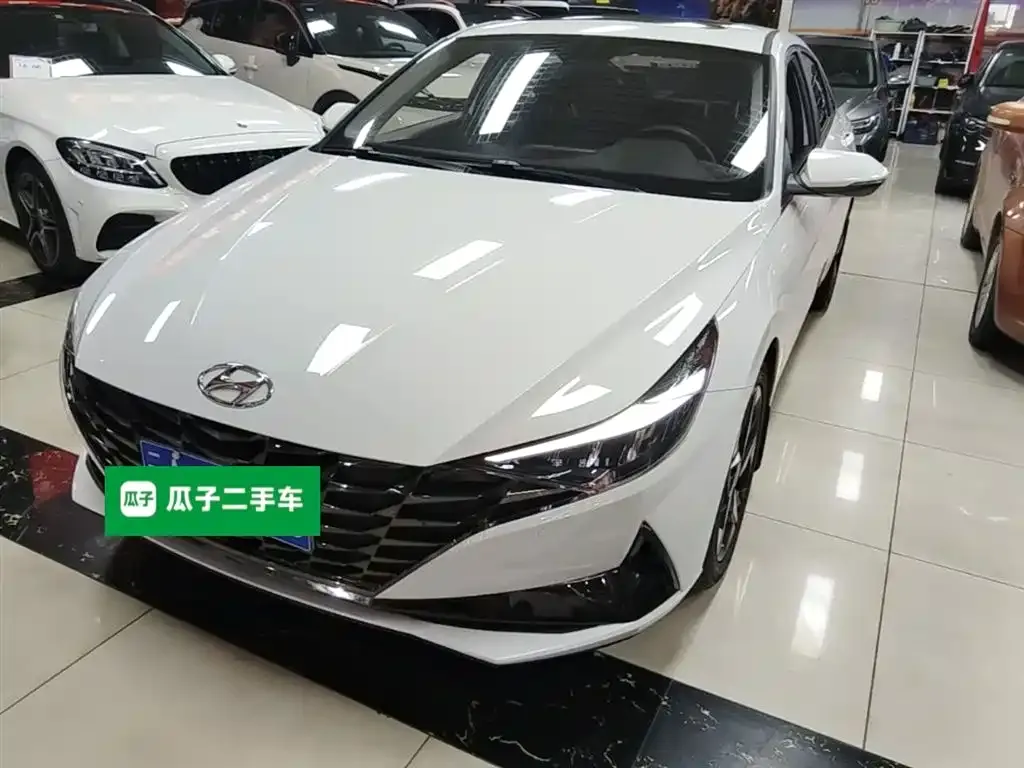 Hyundai Elantra — фото 6