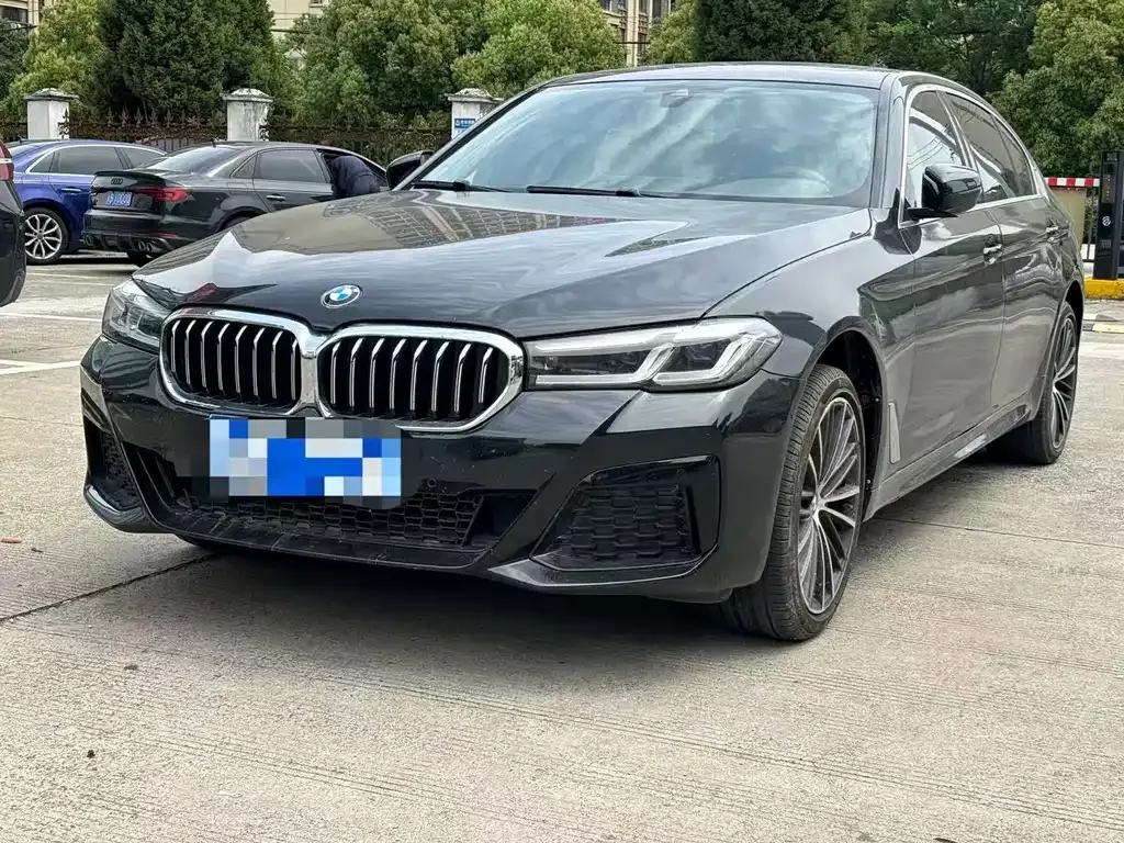 BMW 5 Series — фото 1