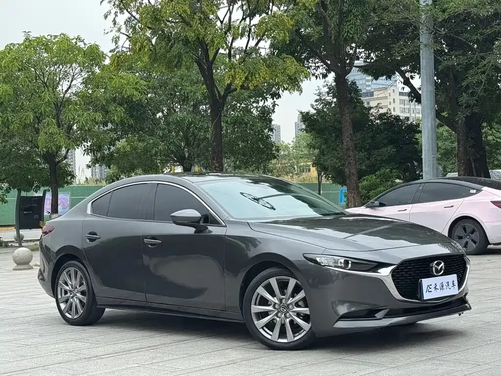 Mazda 3 Axela — фото 4
